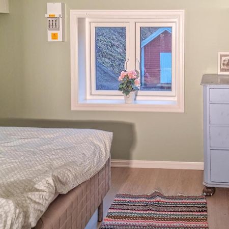 Amazing Home In Hidrasund With Wifi Eide  部屋 写真
