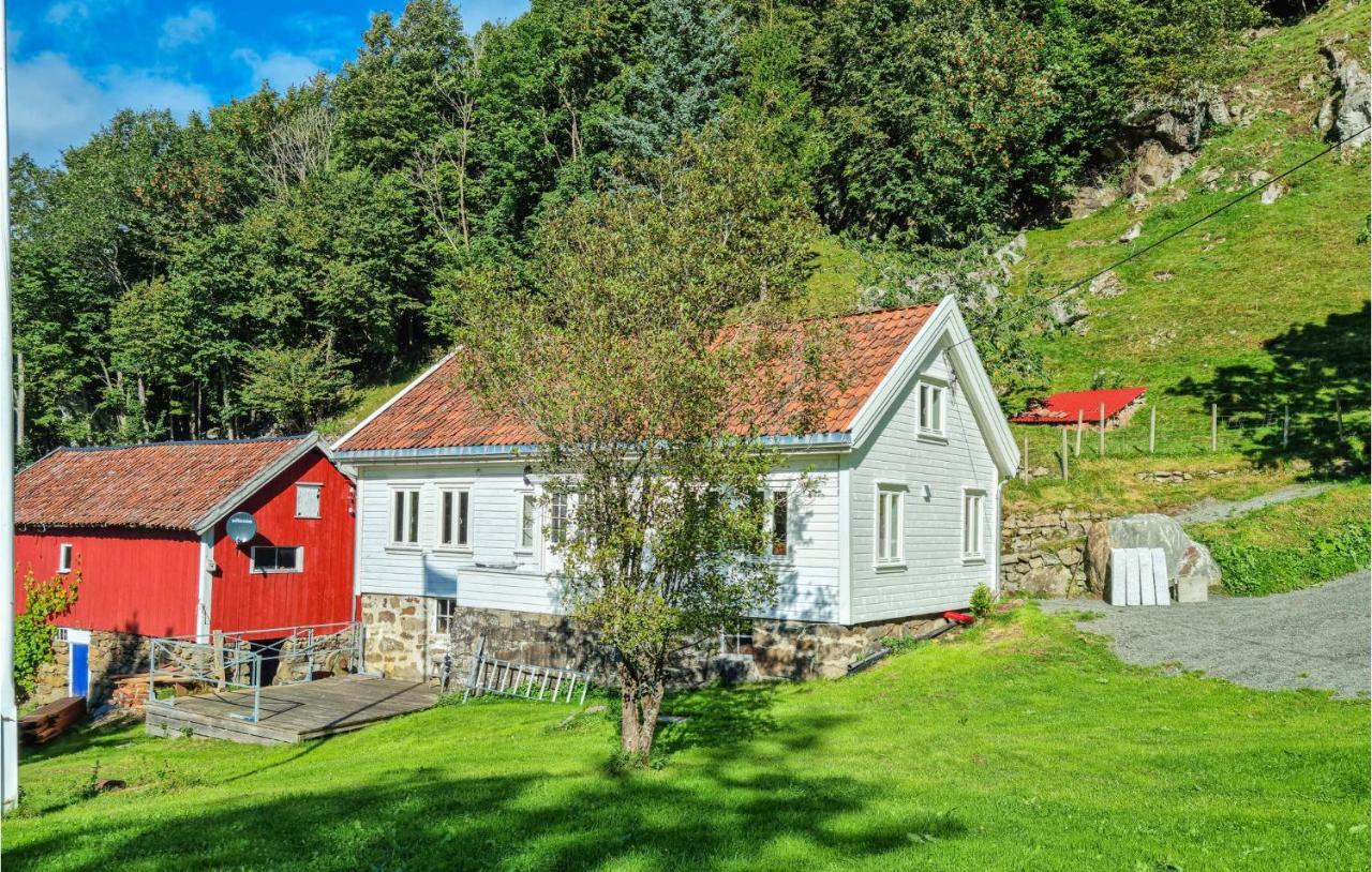Amazing Home In Hidrasund With Wifi Eide  エクステリア 写真
