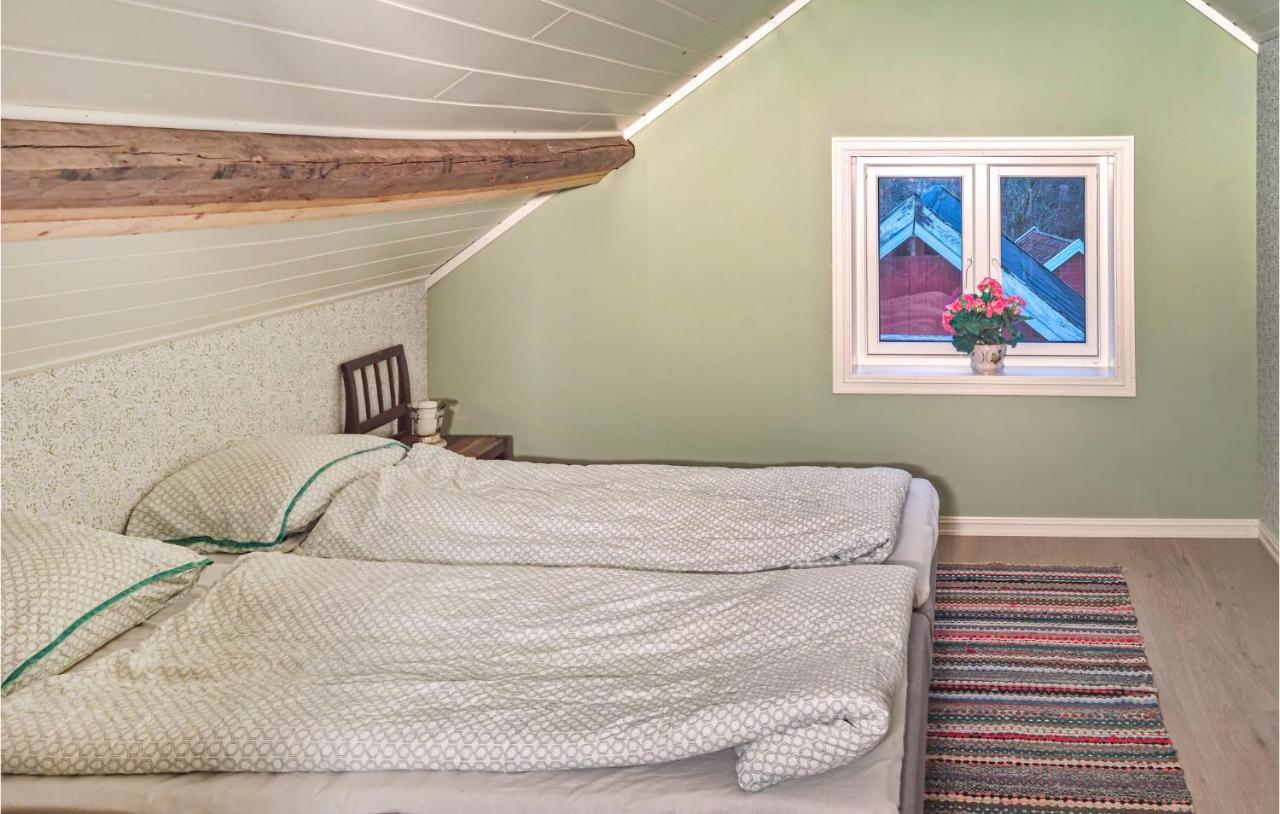 Amazing Home In Hidrasund With Wifi Eide  部屋 写真
