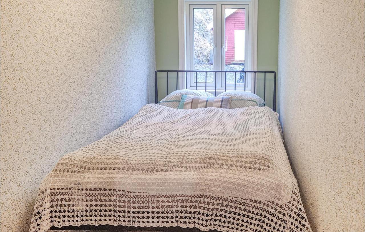 Amazing Home In Hidrasund With Wifi Eide  部屋 写真